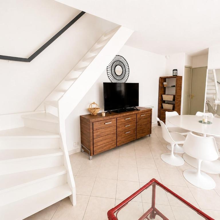 Air-conditioned villa with Swimming pool and terrace Porte du village naturiste - Maison 2 Chambres - 7