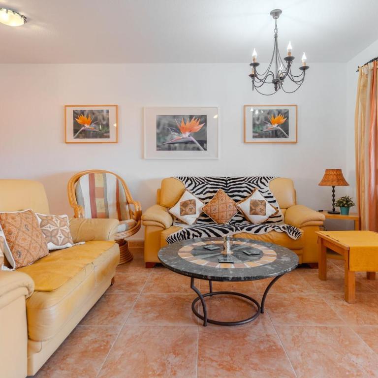 Cozy 2-Bedroom Apartment with Garden View in Costa Adeje - Apartment - 7