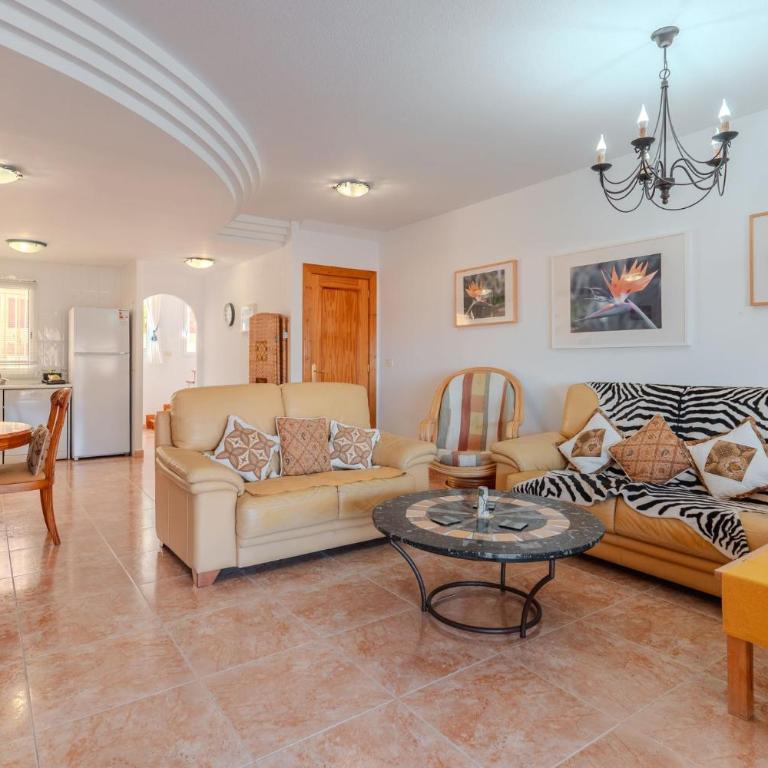 Cozy 2-Bedroom Apartment with Garden View in Costa Adeje - Apartment - 10