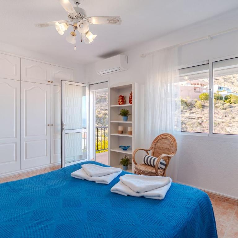 Cozy 2-Bedroom Apartment with Garden View in Costa Adeje - Apartment - 26