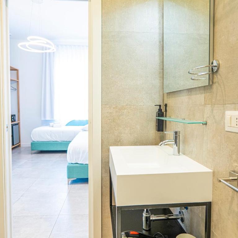 Casa Brigida Rooms - B&B Napoli Centro - Suite Familiar - 3