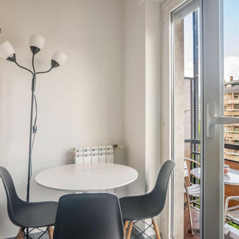Chic Studio con Cucina Indipendente e Terrazzino - One-Bedroom Apartment - 28