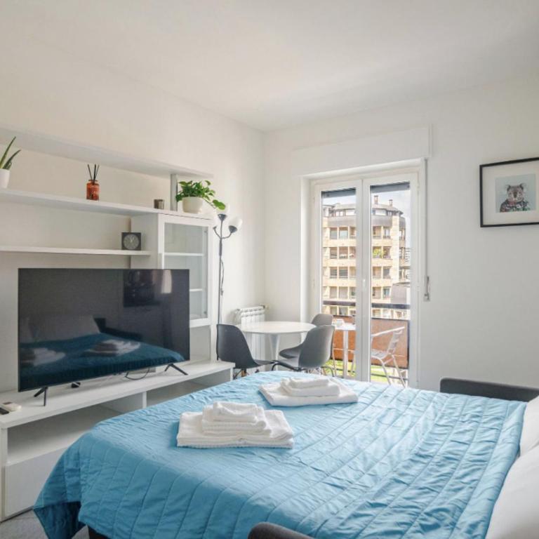 Chic Studio con Cucina Indipendente e Terrazzino - One-Bedroom Apartment - 1