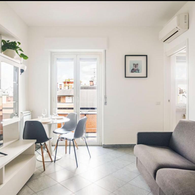 Chic Studio con Cucina Indipendente e Terrazzino - One-Bedroom Apartment - 14