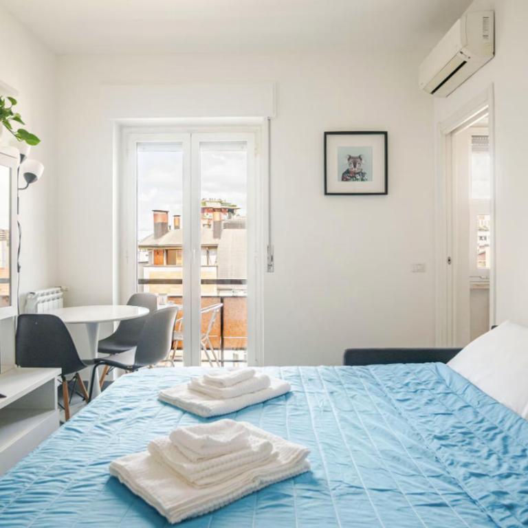 Chic Studio con Cucina Indipendente e Terrazzino - One-Bedroom Apartment - 2