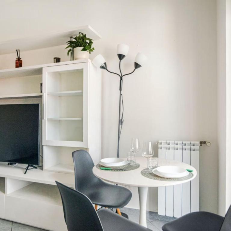 Chic Studio con Cucina Indipendente e Terrazzino - One-Bedroom Apartment - 5