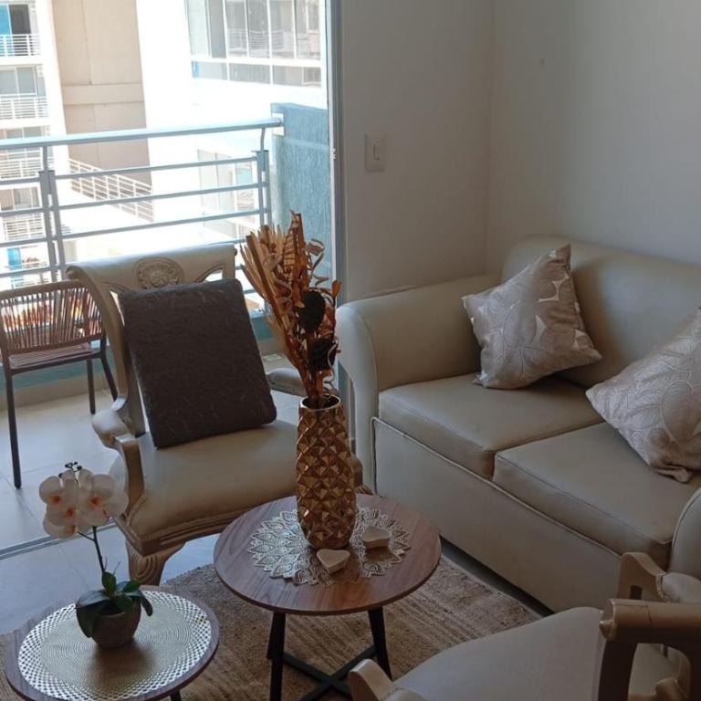Apartamenteo familiar cerca al Rodadero, mar, wifi, piscina y parqueadero - Three-Bedroom Apartment - 2