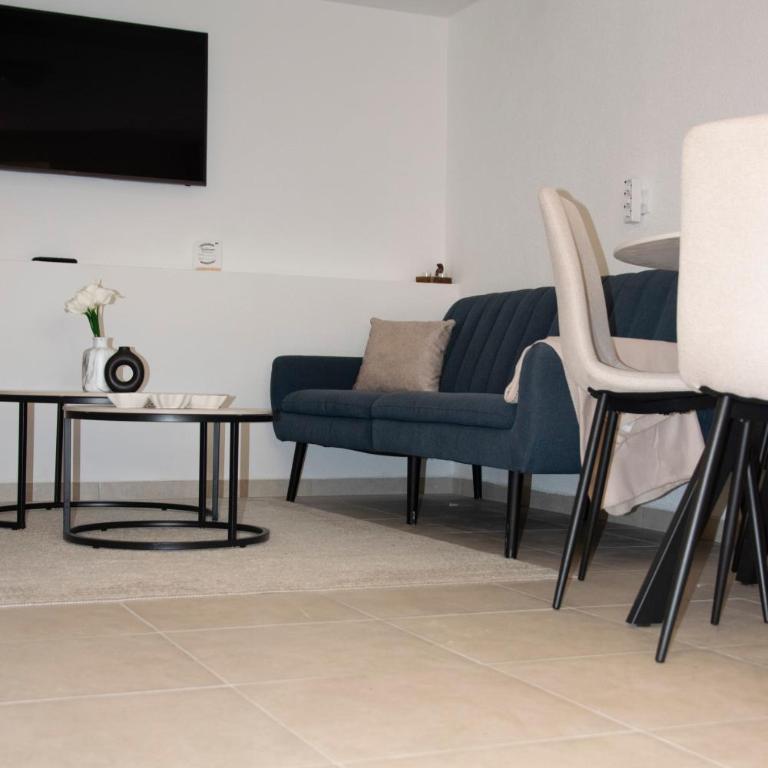 Private Sunny Hills Apartment - One-Bedroom Apartment - 6