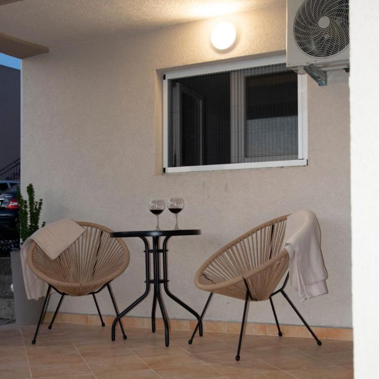 Private Sunny Hills Apartment - One-Bedroom Apartment - 36