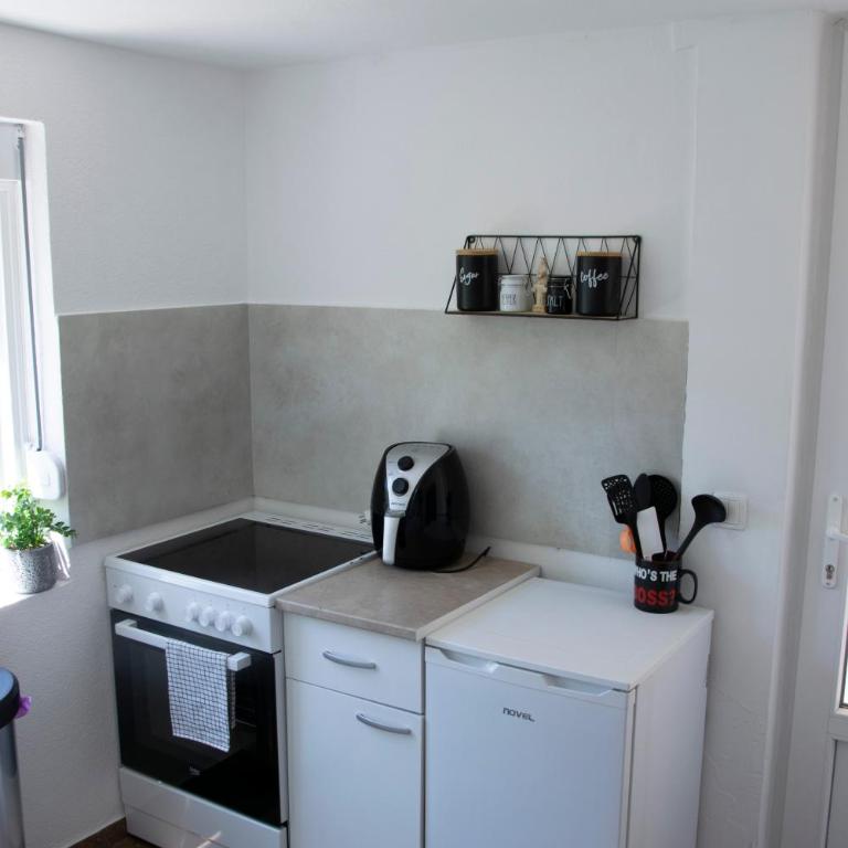 Private Sunny Hills Apartment - One-Bedroom Apartment - 12