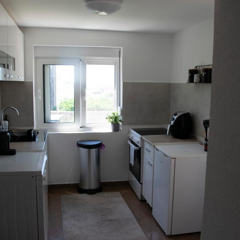 Private Sunny Hills Apartment - One-Bedroom Apartment - 10