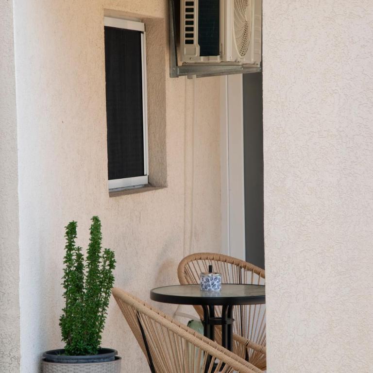 Private Sunny Hills Apartment - One-Bedroom Apartment - 32
