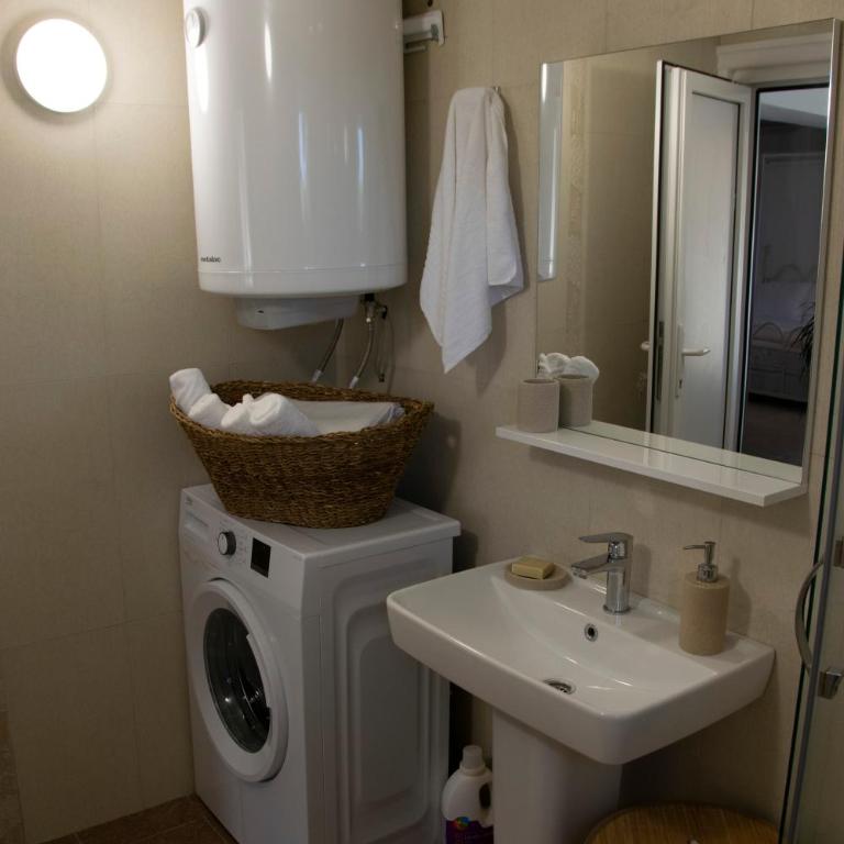 Private Sunny Hills Apartment - One-Bedroom Apartment - 39