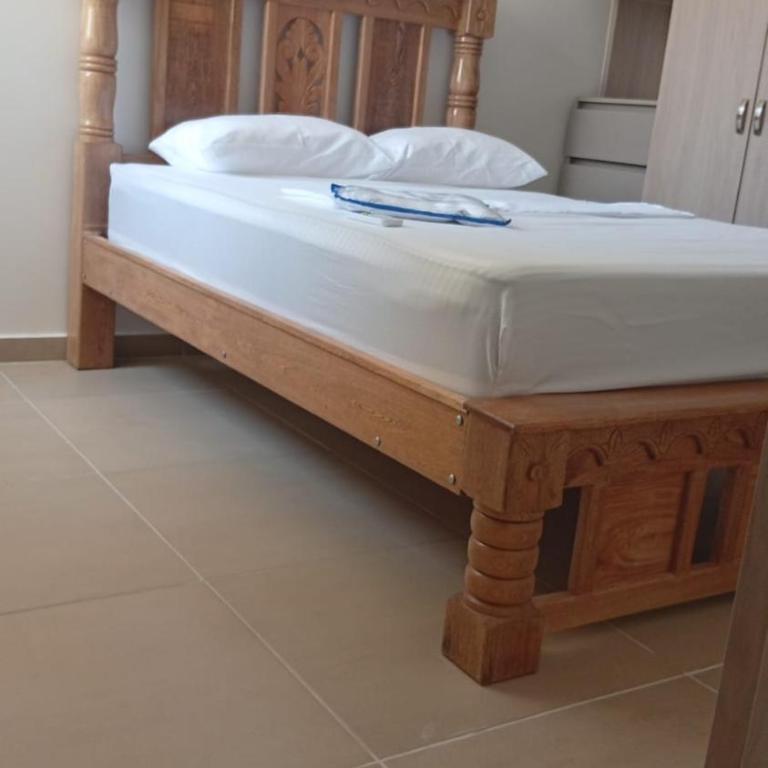 Apartamenteo familiar cerca al Rodadero, mar, wifi, piscina y parqueadero - Three-Bedroom Apartment - 14