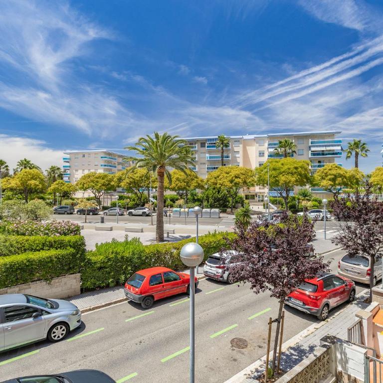 Apartamento con gran terraza a 5 Min de la Playa y PortAventura - Appartement 2 Chambres - 65