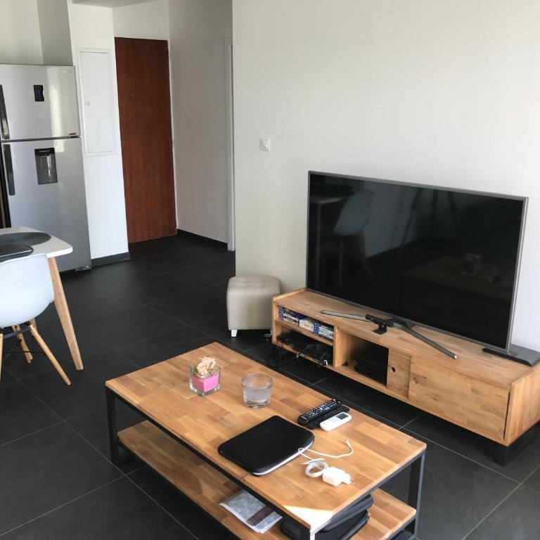 F2, entrée de ville, Ajaccio - Apartamento de 1 dormitorio - 2