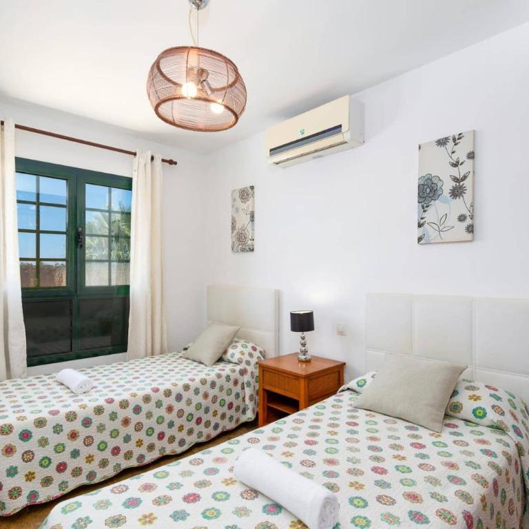 Villa Marnie by Villa Plus - Villa - 11