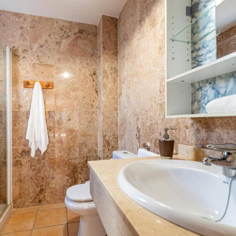Villa Marnie by Villa Plus - Villa - 13