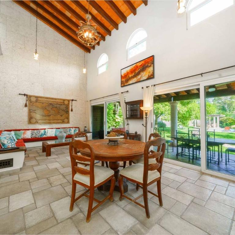 5 Bedrooms - Private Pool - 10,000sqft - Villa - 13