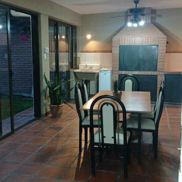 Casa Luminosa Con patio y garaje - Casa de 2 dormitorios - 10