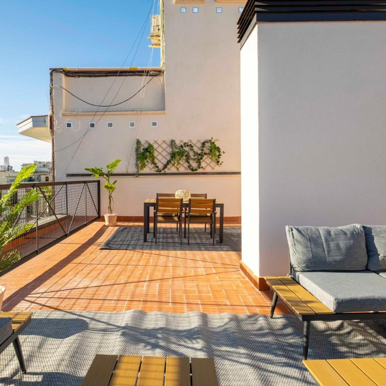 Rosselló Residence - Apartamento de 3 dormitorios con balcón - 2