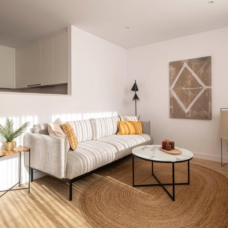 Rosselló Residence - Apartamento de 3 dormitorios con balcón - 5