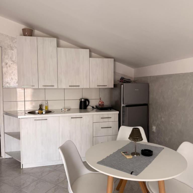 Belane Apartments - Studio - 8