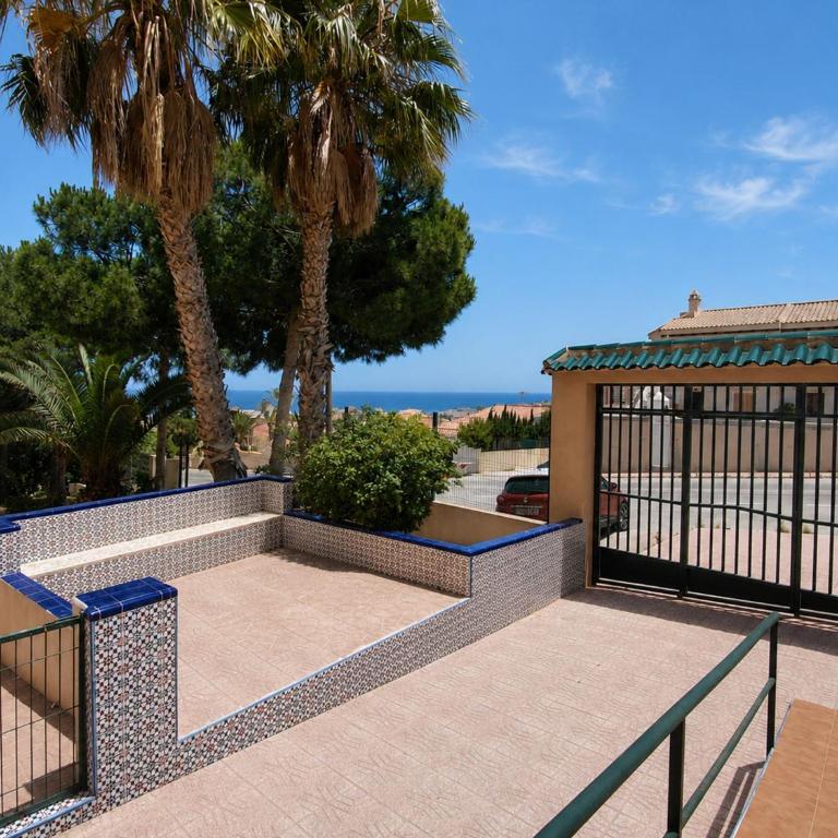 Modern studio near the sea - Apartment - 20