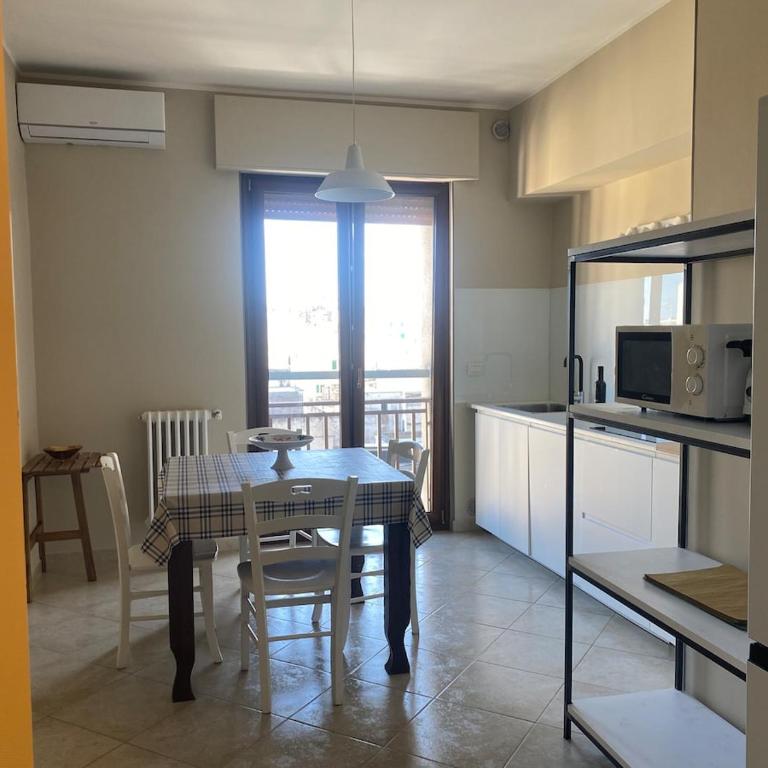 Monn via Vitti, central apartment private parking - Appartamento Deluxe con 2 Camere da Letto e Balcone - 6