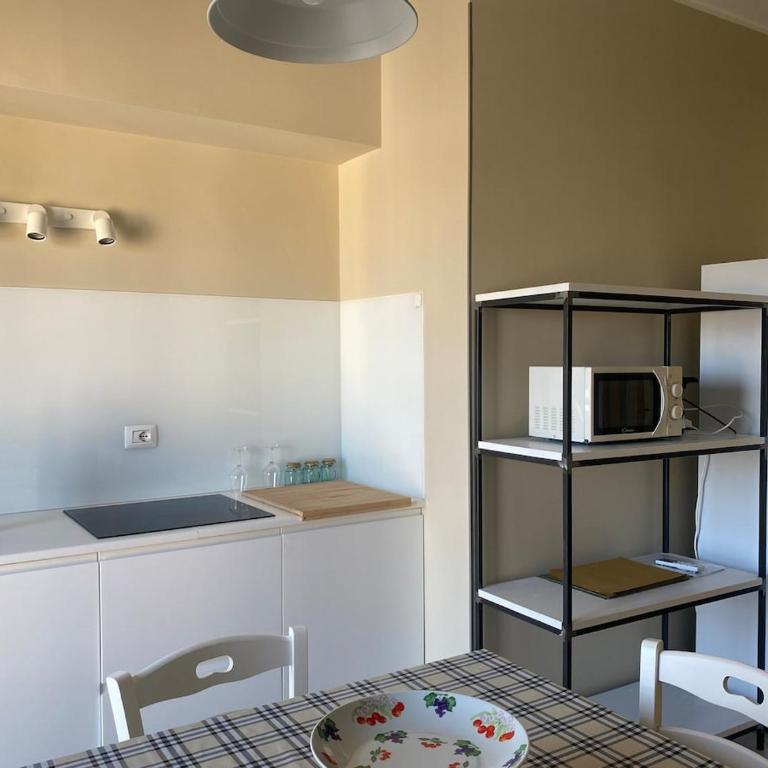 Monn via Vitti, central apartment private parking - Appartamento Deluxe con 2 Camere da Letto e Balcone - 8