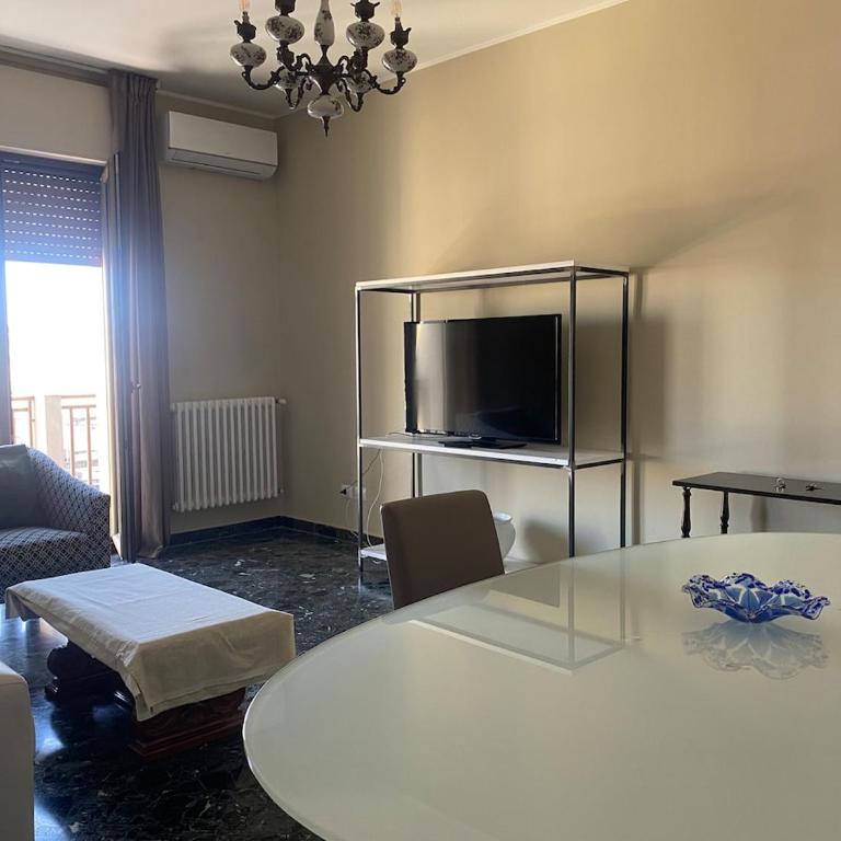 Monn via Vitti, central apartment private parking - Appartamento Deluxe con 2 Camere da Letto e Balcone - 13