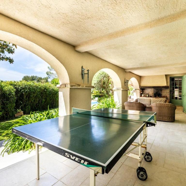 Charming Provencal Villa with Pool & Lush Gardens - Villa - 9