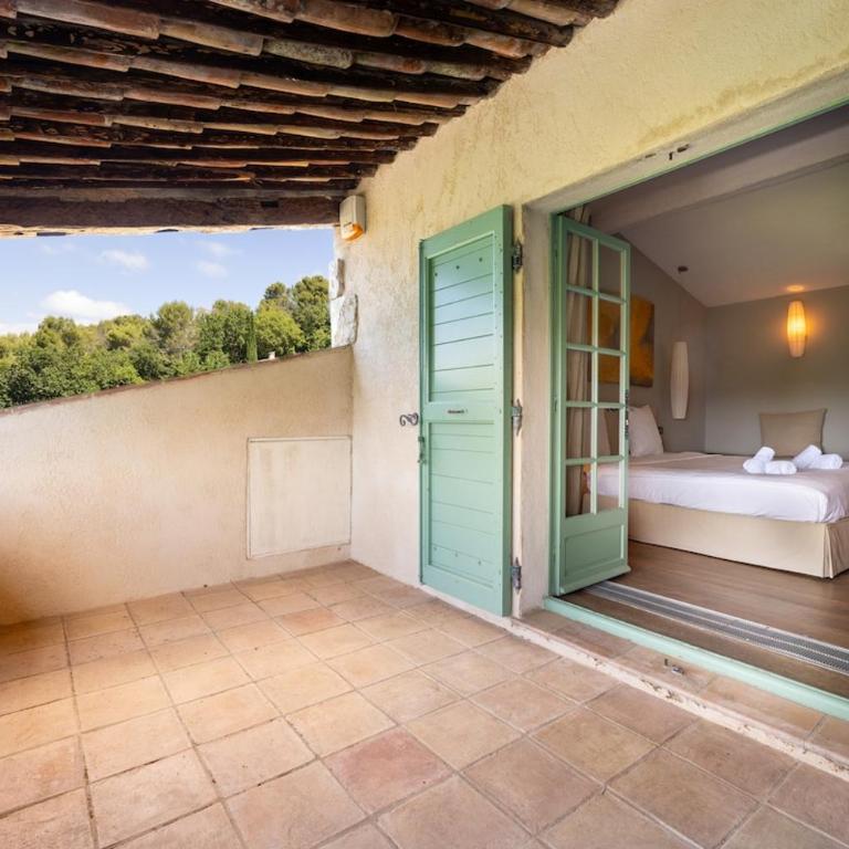 Charming Provencal Villa with Pool & Lush Gardens - Villa - 28