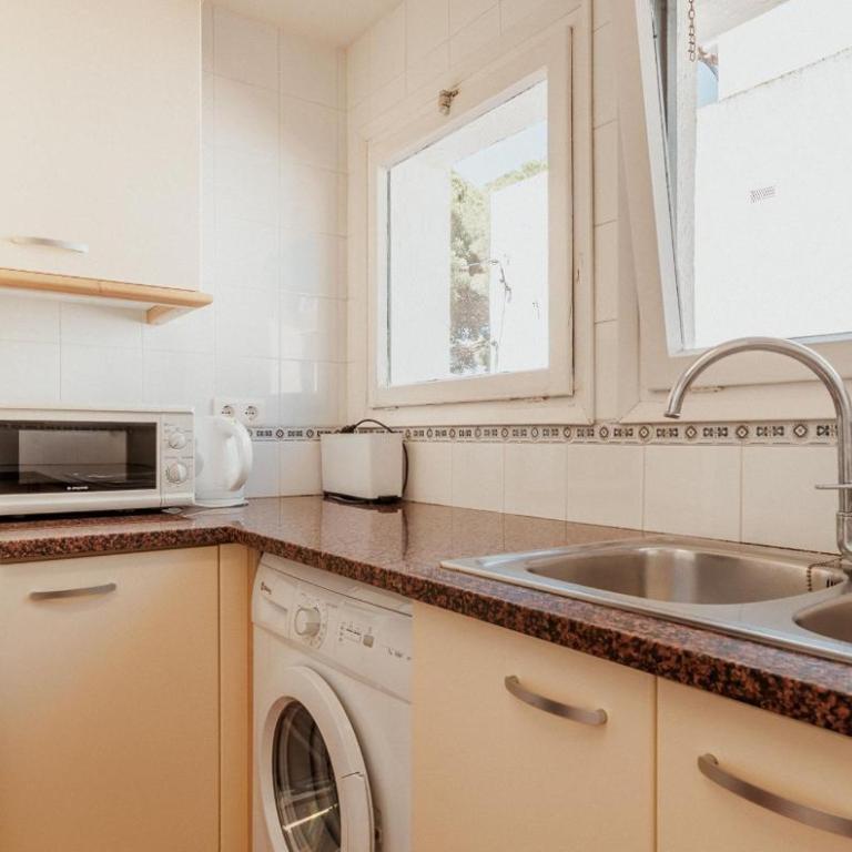 Apartamento de cuatro habitaciones en el centro de Calella de Palafrugell - Appartement - 9