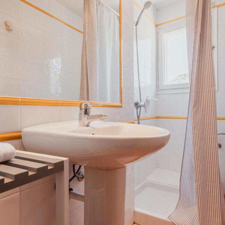Apartamento de cuatro habitaciones en el centro de Calella de Palafrugell - Appartement - 18