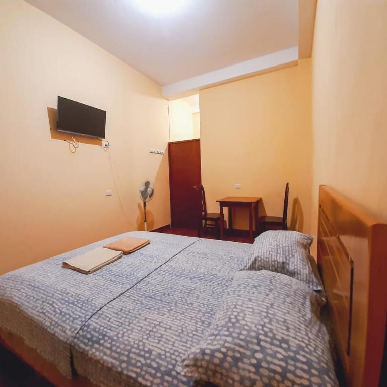 Savie Inn - Standard Double Room with Fan - 4