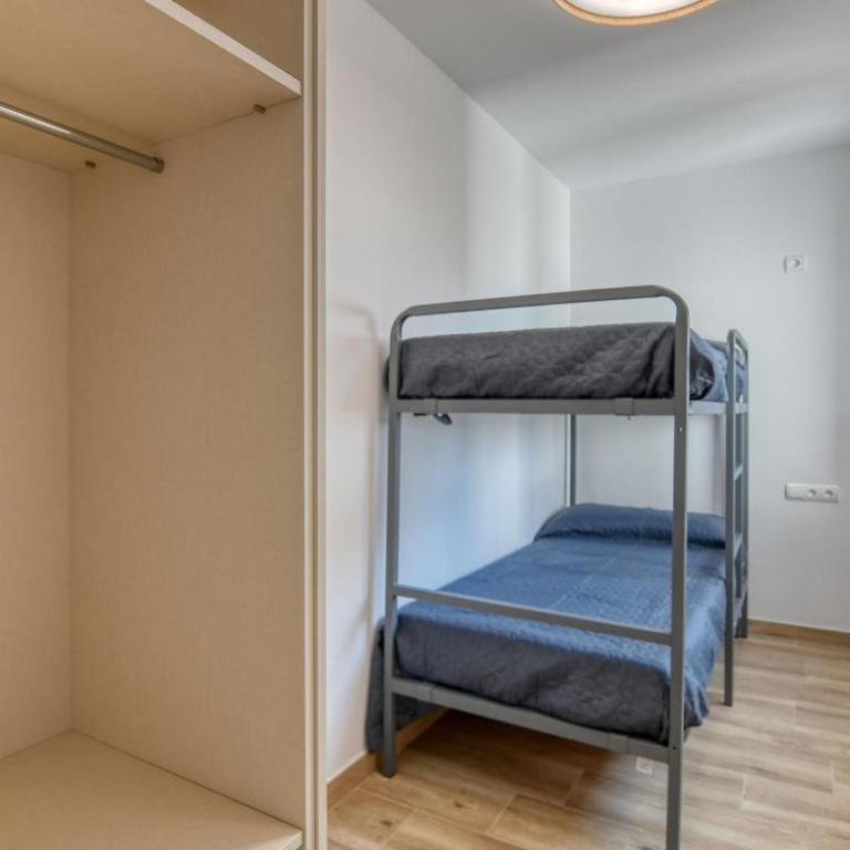 Atico completamente renovado de tres habitaciones con piscina - Apartment - 17