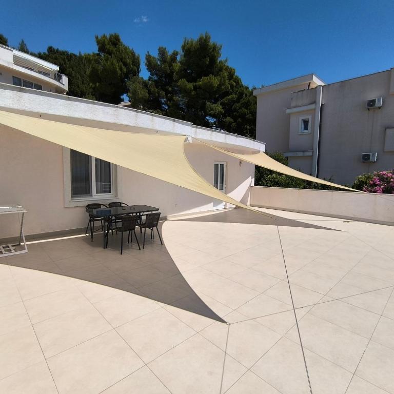 Villa Roan - Apartment with Sea View - 15