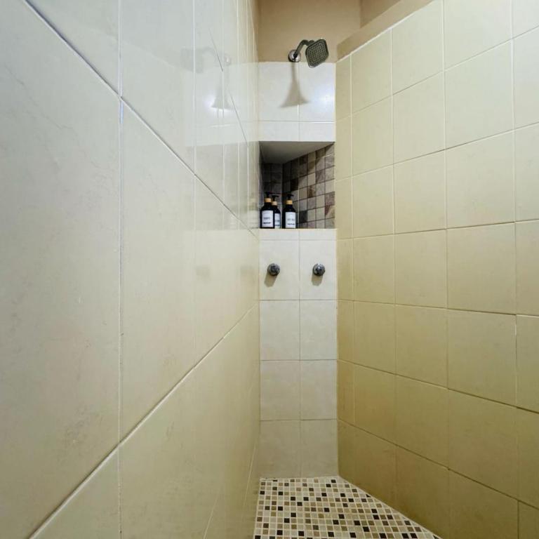 Polly's Home Aralias Boutique GuestHouse & PrivateSuites - Deluxe Zimmer mit Kingsize-Bett - 11