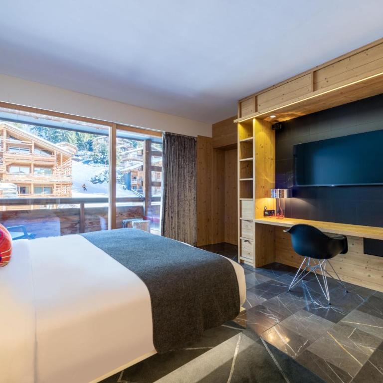 W Verbier - Chambre Lit King-Size Supérieure avec Balcon - Vue sur Montagne - 1