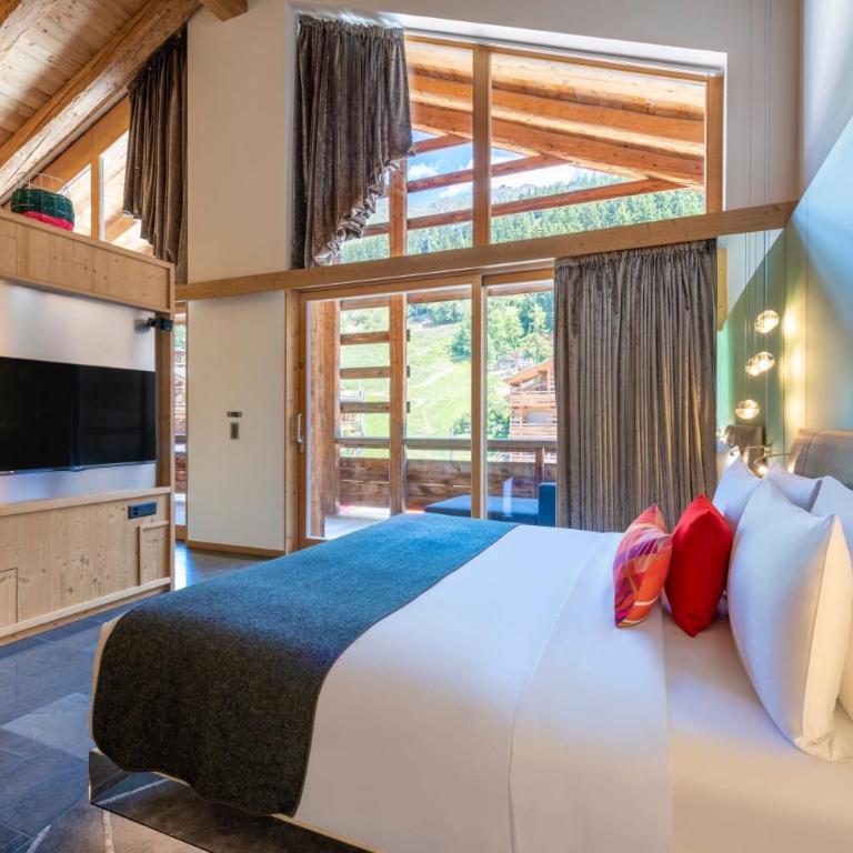 W Verbier - Supreme Bi-Level King Suite with Sofa Bed and Mountain View - 1