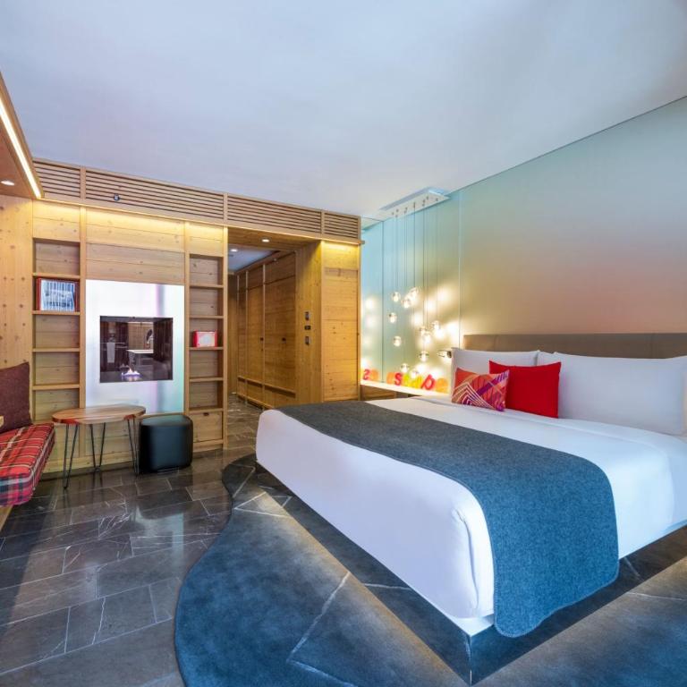 W Verbier - Chambre Confortable avec Lit King-Size, Balcon et Cheminée - Sans Vue - 3