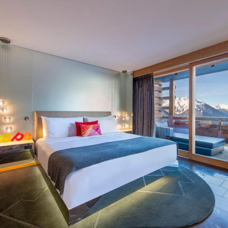 W Verbier - Escape Large King Suite with Balcony and Fireplace - 2