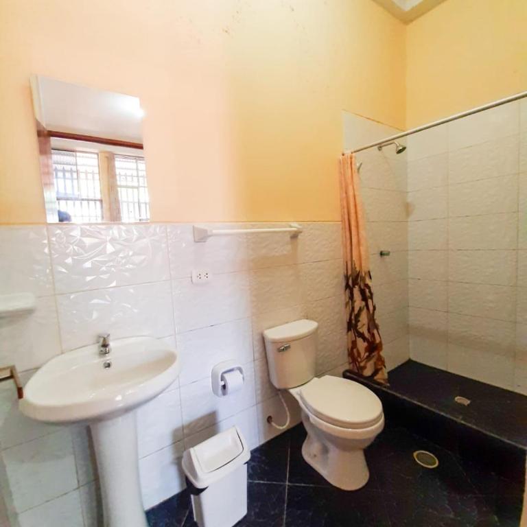 Savie Inn - Standard Quadruple Room - 12