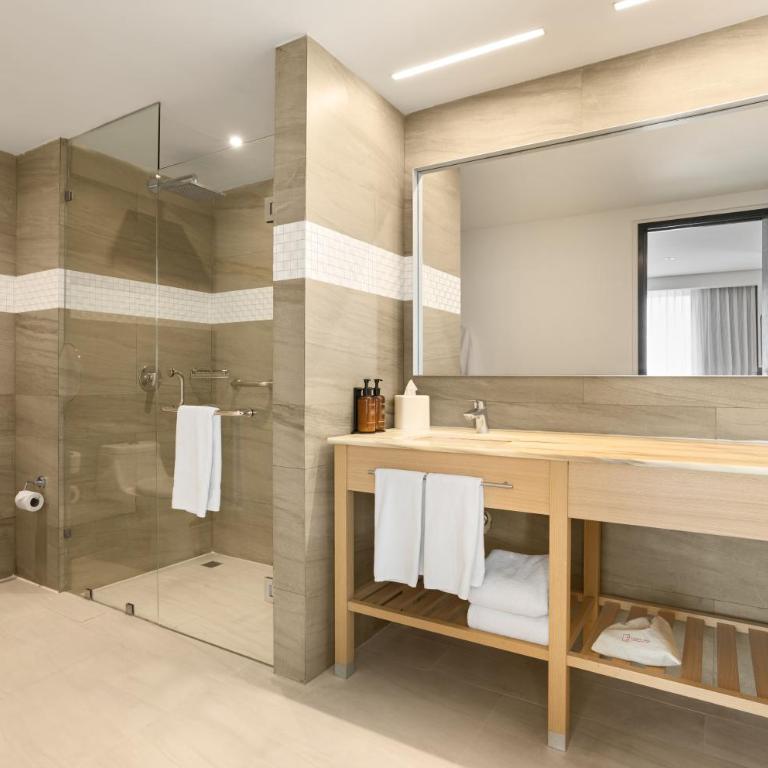 Fiesta Inn Mérida Altabrisa - Habitación Superior con cama extragrande - 2