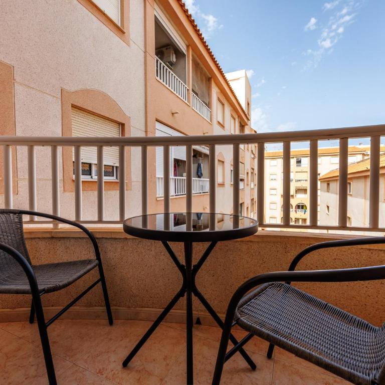 Central Torrevieja 3-Bed Apartment with Pool - Apartamento de 2 dormitorios - 20