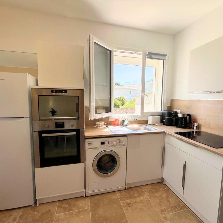 Villa - Sea view Apartments - Private Parking & AC - Appartement 1 Chambre avec Vue sur la Mer et Terrasse - 5