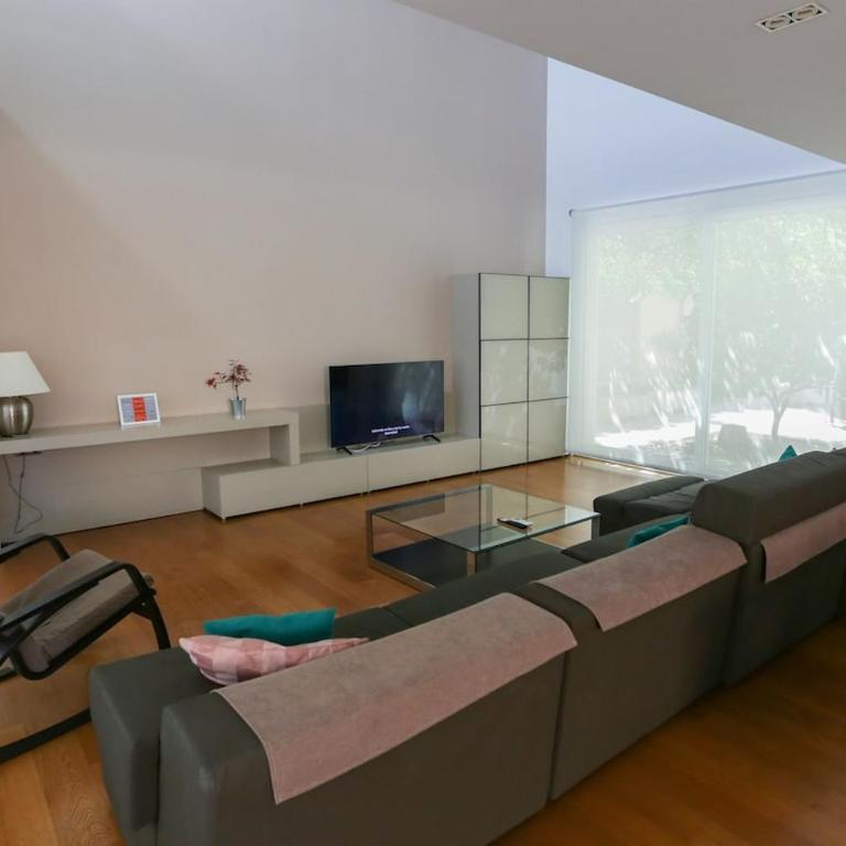 Villa Moderna con Chill Out y Piscina a 5 minutos de la playa - Villa - 18