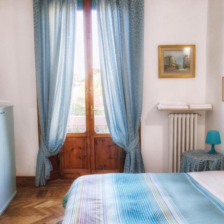 Villa Gini - Due Camere Matrimoniali Separate con Bagno Privato Esterno - 9