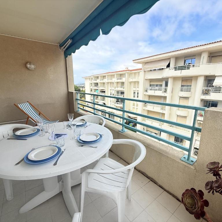 Antibes les pins 2 pièces Terrasse Piscine - Appartement avec Vue sur le Parc - 2